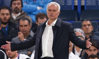 刺激夜：62岁穆帅率队2-0晋级，法甲领头羊3-3遭阻击，本泽马失点