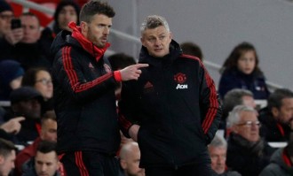 一日英超动向：多个名宿竞争曼联临时主帅，罗塞尼尔想要称兄道弟