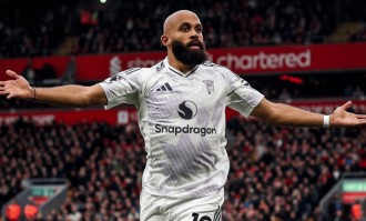 曼联连斩3大豪门，卡里克4连胜抢下12分，球迷：13连胜极限夺冠吧