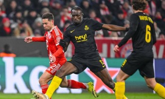 一场2-0胜利，拜仁锁定欧冠16强席位，直指冠军荣誉